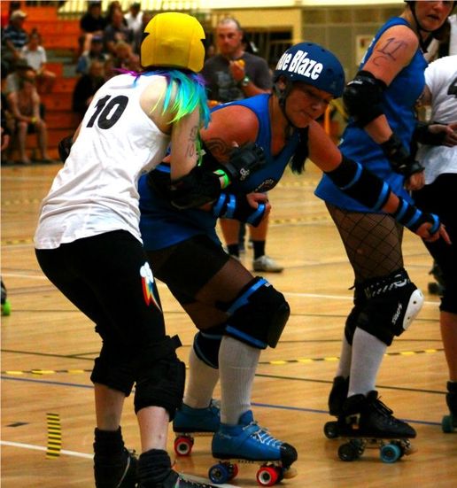 Rainbow Crash jamming against Swamp City's Blue Blaze: 